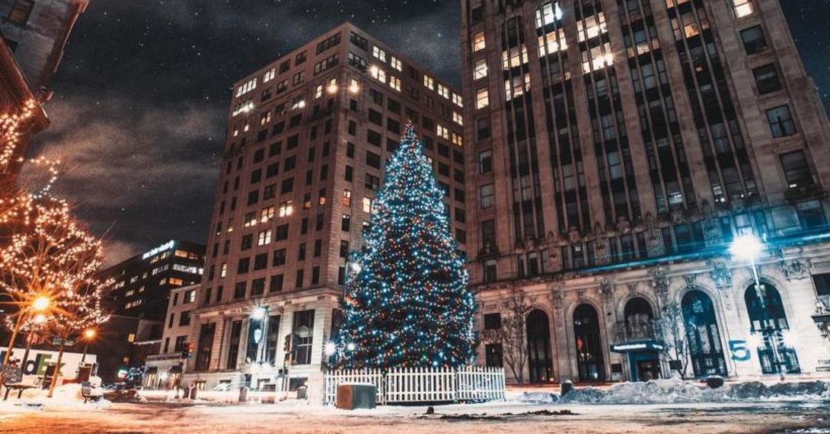 A Guide to Spending The Holidays in Portland, Maine Portland Old Port